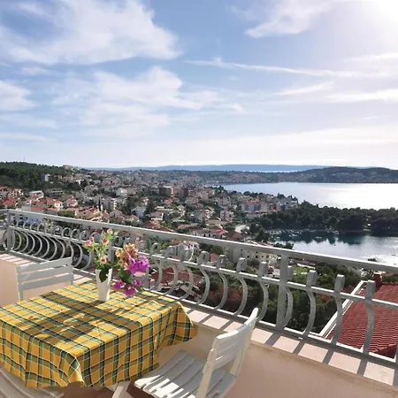Apartment Lovely In With Kitchen Trogir